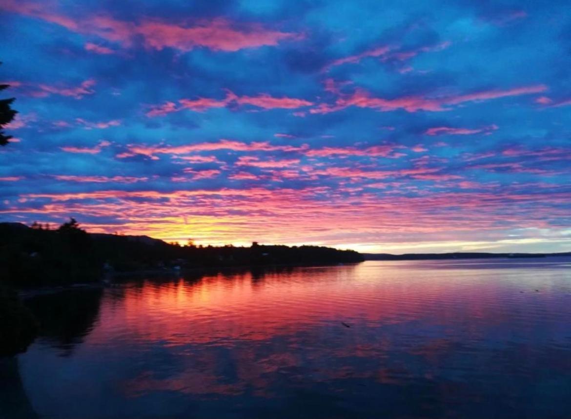 Walkon Waterfront Castle Cove Inn Chemainus Ngoại thất bức ảnh